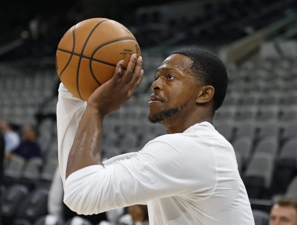 德埃隆·福克斯