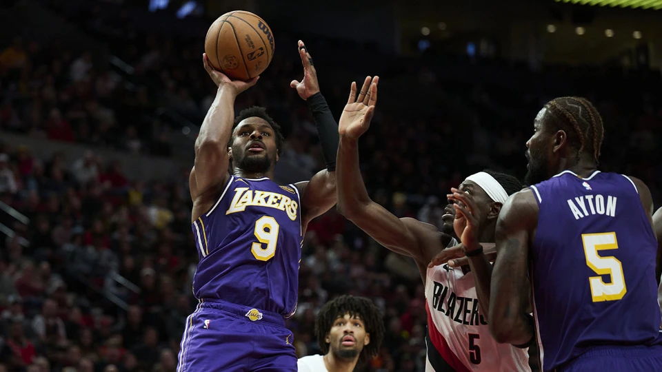 布朗尼·詹姆斯