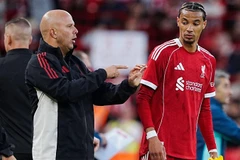 阿尔内·斯洛特